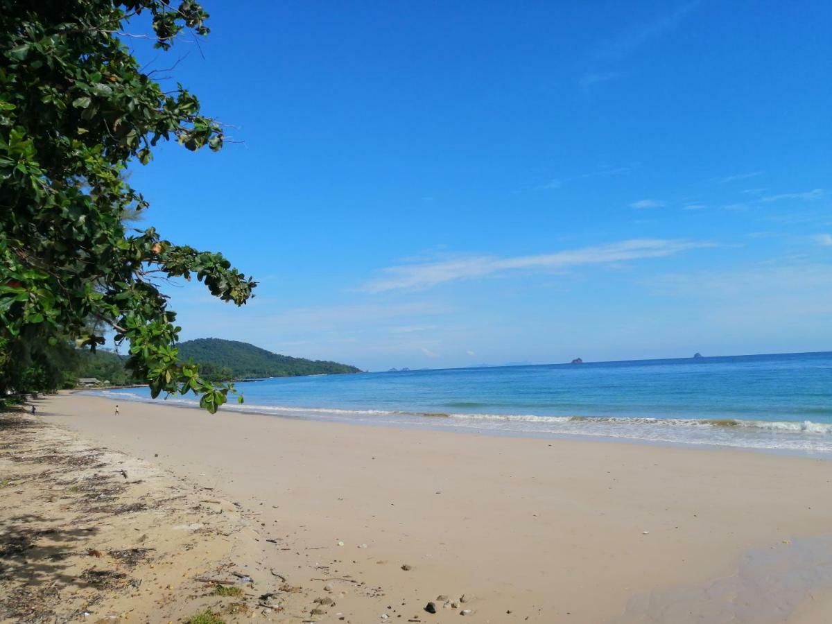 The Beach At Klong Muang Экстерьер фото